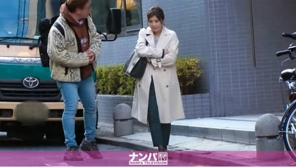 200GANA-2230 マジ軟派、初撮。 1439 奇跡のアラフォー！逆サバを疑うほど若々しい38歳の美女を恵比寿でナンパ！物腰柔らかでおしとやか…かと思いきやSEXになると豹変！甘美な声でいつまでも喘ぎ続ける！.}