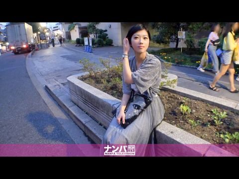 200GANA-2121 マジ軟派、初撮。 1373 夜の裏原で黒髪ショートのオシャレ女子を突撃ナンパ！『ファッションインタビュー』というキラーワードにまんまと釣られてホテルへ！}