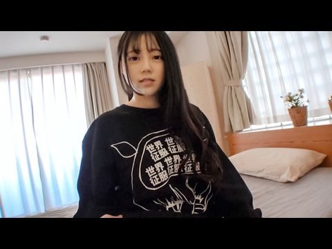 SIRO-3849  応募素人、初AV撮影 83 バンドの追っかけをしているアパレル勤務の小動物系ガール。こんな見た目でライブではヘッドバンしてます！！バンドのためにひと肌脱ぎます。Fカップ巨乳ともっちり美尻をヘッドバン以上に激しく振ります！！}