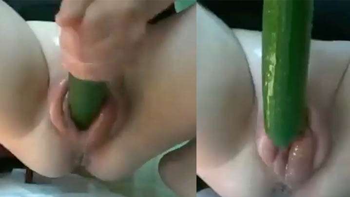 逼都插肿了自慰疯狂插骚逼}